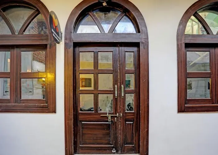 Madpackers KhajurahoHostel