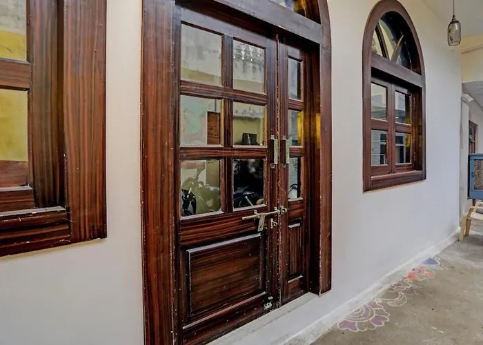 Madpackers KhajurahoHostel